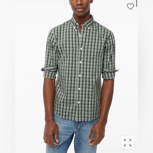 NWT SLIM UNTUCKED FLEX PERFORMANCE CASUAL SHIRT